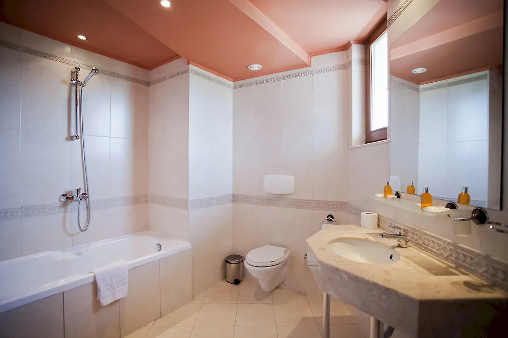 Family Hotel Gold Pearl (Adults Only) 阳光海滩